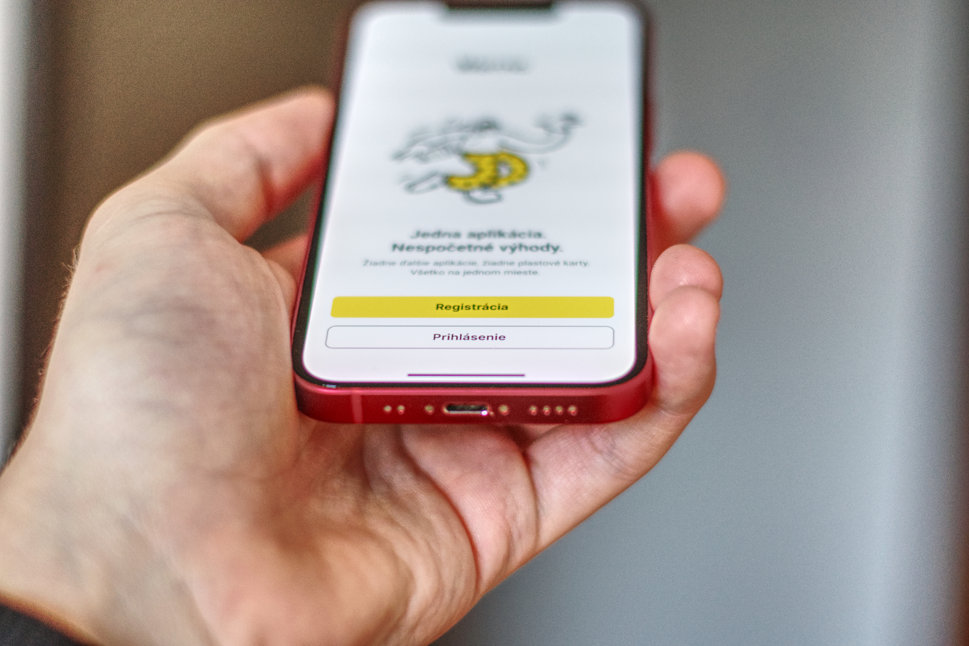 Aplikácia Werno otvorená na telefóne s registračnou obrazovkou v ruke.